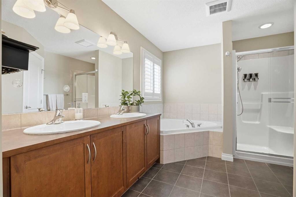 133 Aspen Stone Road Sw, Calgary, AB - Indoor Photo Showing Bathroom