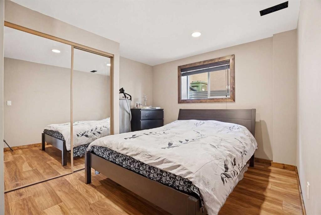 133 Aspen Stone Road Sw, Calgary, AB - Indoor Photo Showing Bedroom