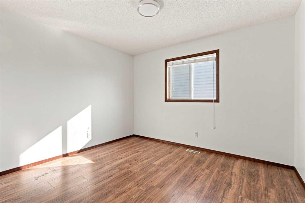 279 Coral Springs Circle Ne, Calgary, AB - Indoor Photo Showing Other Room