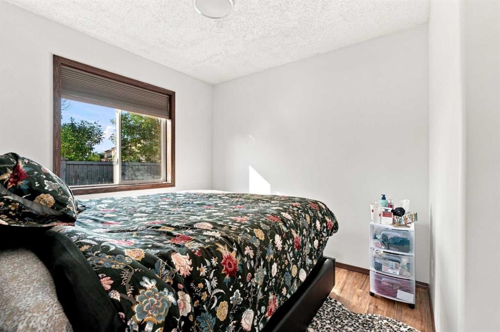 279 Coral Springs Circle Ne, Calgary, AB - Indoor Photo Showing Bedroom