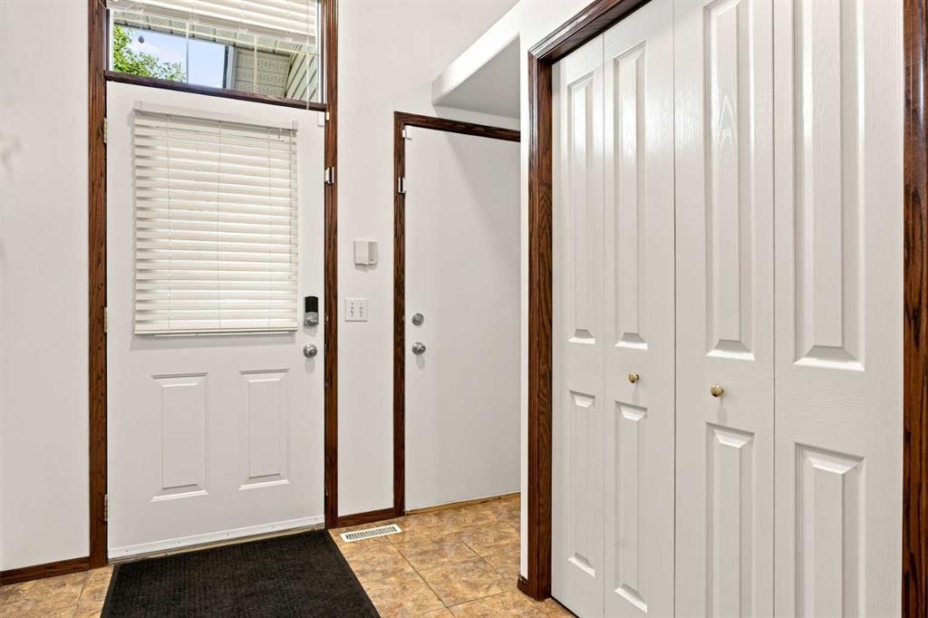 279 Coral Springs Circle Ne, Calgary, AB - Indoor Photo Showing Other Room