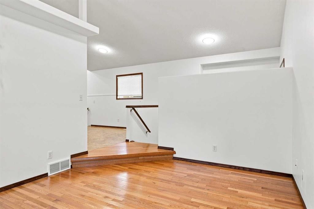 279 Coral Springs Circle Ne, Calgary, AB - Indoor Photo Showing Other Room