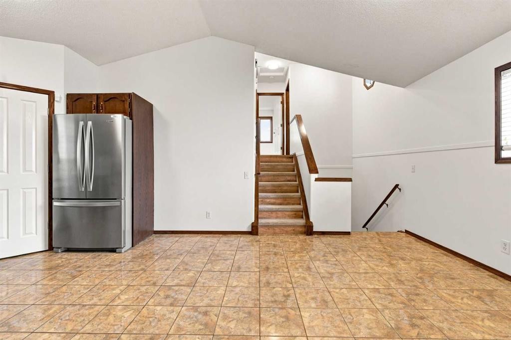 279 Coral Springs Circle Ne, Calgary, AB - Indoor Photo Showing Other Room