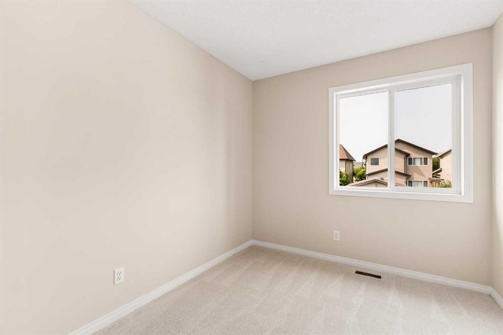 59 Elgin Meadows Park Se, Calgary, AB - Indoor Photo Showing Other Room