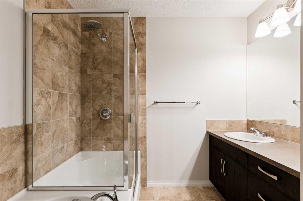 59 Elgin Meadows Park Se, Calgary, AB - Indoor Photo Showing Bathroom