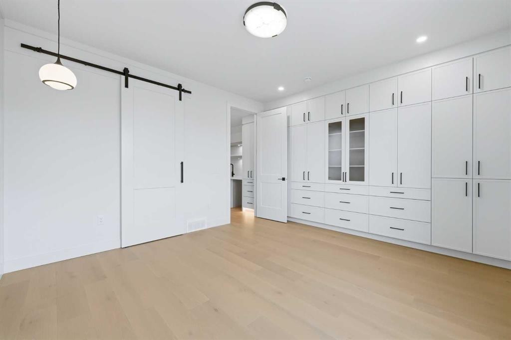 2714 3 Avenue Nw, Calgary, AB - Indoor Photo Showing Other Room
