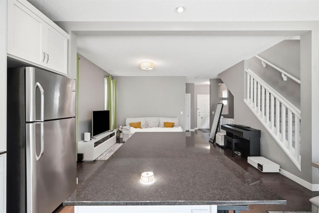 98 Panton Way Nw, Calgary, AB - Indoor Photo Showing Kitchen