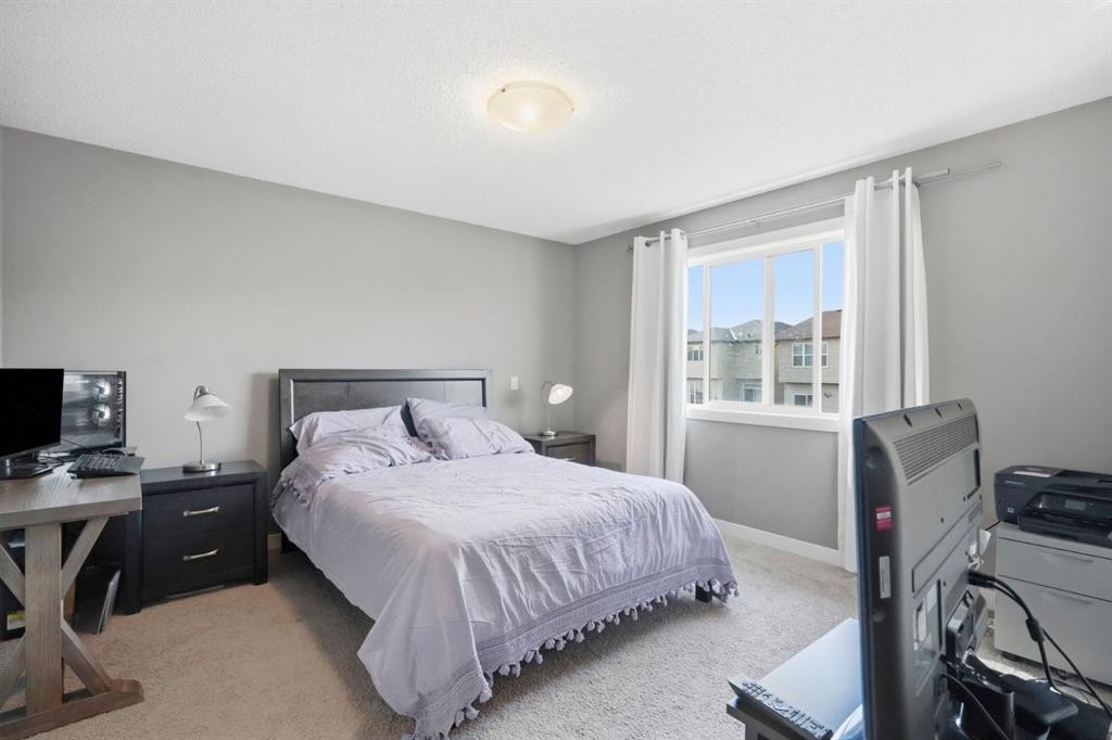 98 Panton Way Nw, Calgary, AB - Indoor Photo Showing Bedroom