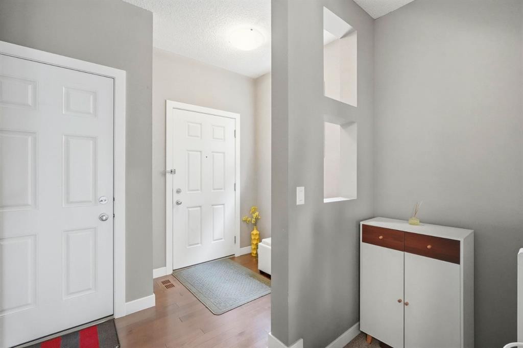 98 Panton Way Nw, Calgary, AB - Indoor Photo Showing Other Room