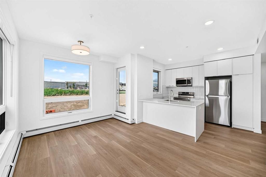 3101-8500 19 Avenue Se, Calgary, AB - Indoor Photo Showing Kitchen