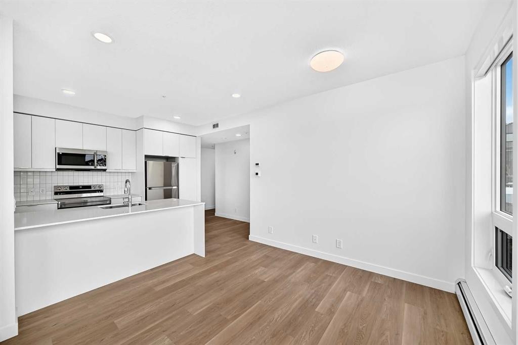 3101-8500 19 Avenue Se, Calgary, AB - Indoor Photo Showing Kitchen