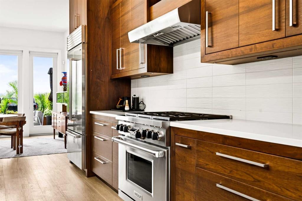 3936 1A Street Sw, Calgary, AB - Indoor Photo Showing Kitchen With Upgraded Kitchen