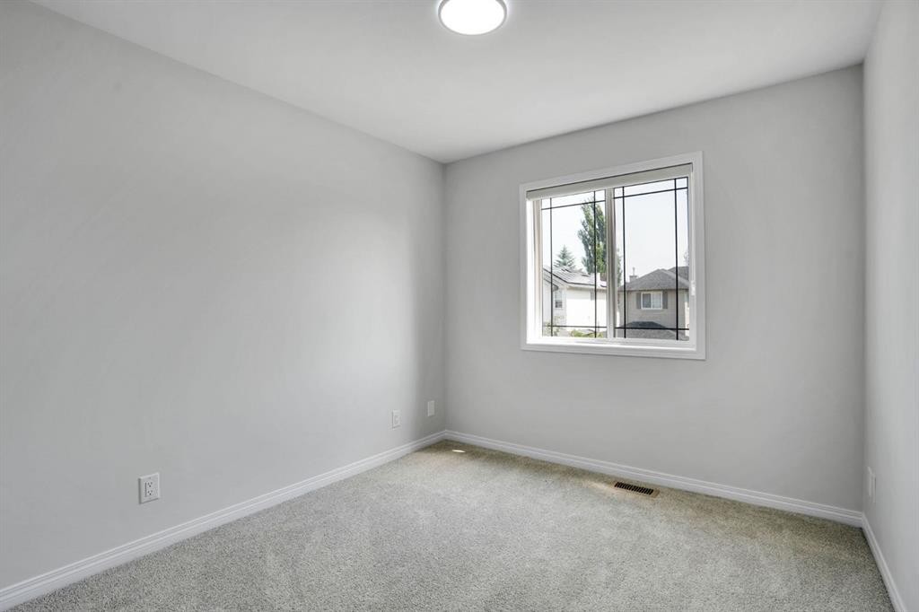 191 Cranwell Crescent Se, Calgary, AB - Indoor Photo Showing Other Room