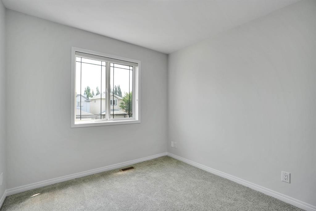 191 Cranwell Crescent Se, Calgary, AB - Indoor Photo Showing Other Room