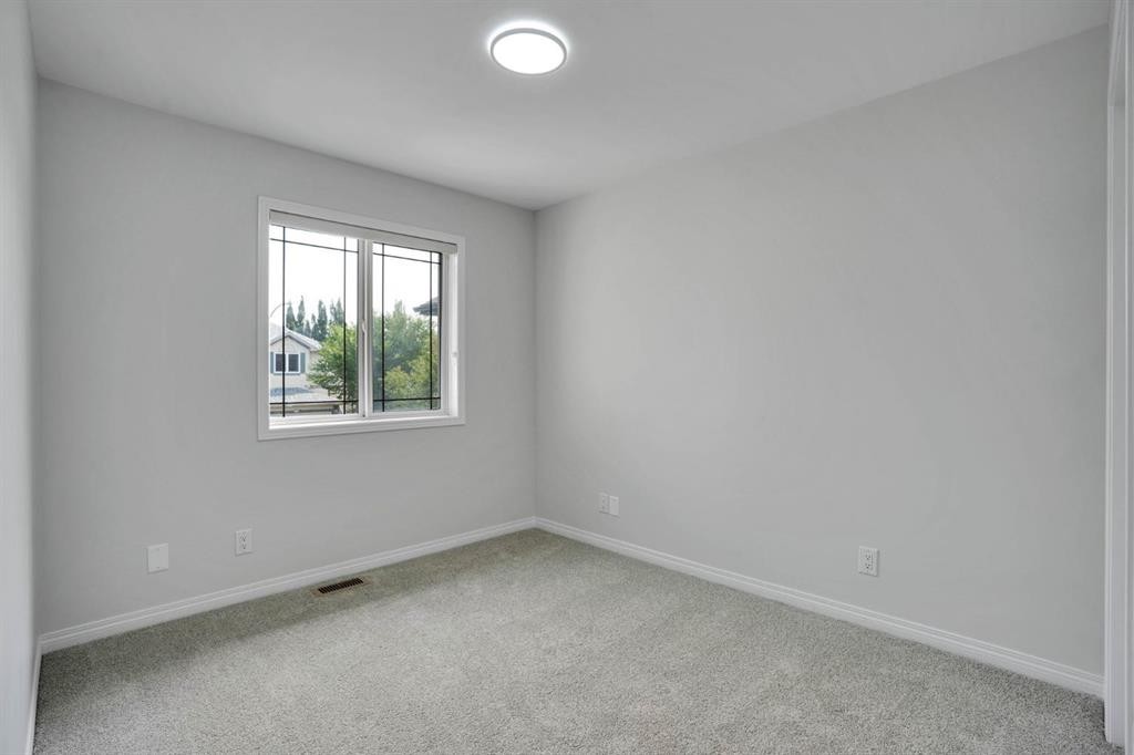 191 Cranwell Crescent Se, Calgary, AB - Indoor Photo Showing Other Room