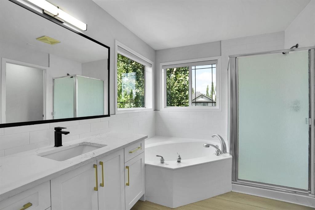 191 Cranwell Crescent Se, Calgary, AB - Indoor Photo Showing Bathroom