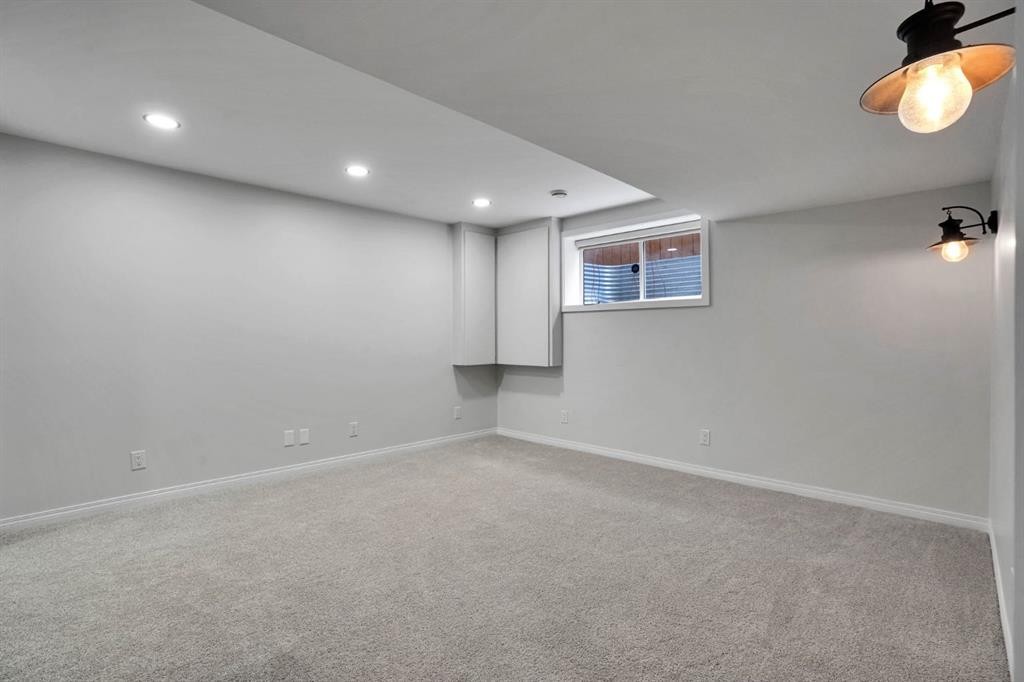 191 Cranwell Crescent Se, Calgary, AB - Indoor