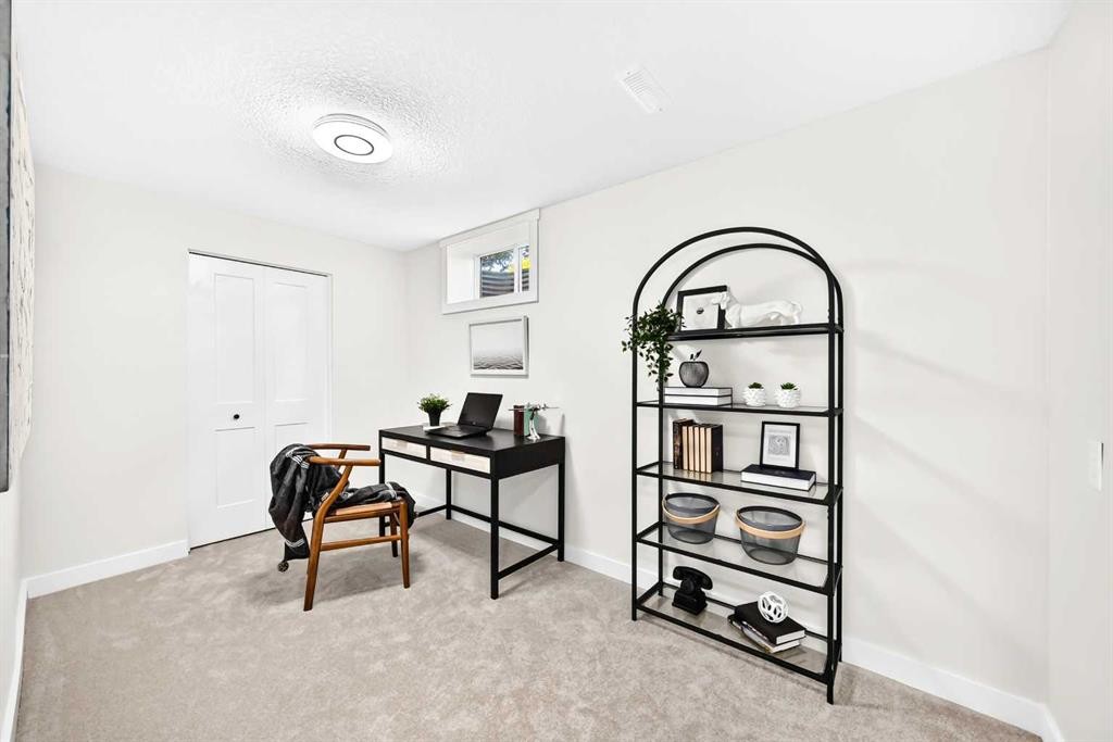 145 Sunvale Crescent Se, Calgary, AB - Indoor
