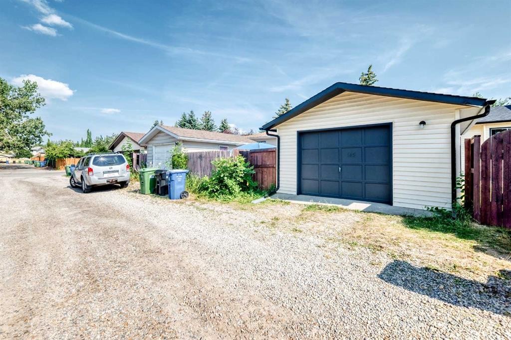 145 Sunvale Crescent Se, Calgary, AB - Outdoor