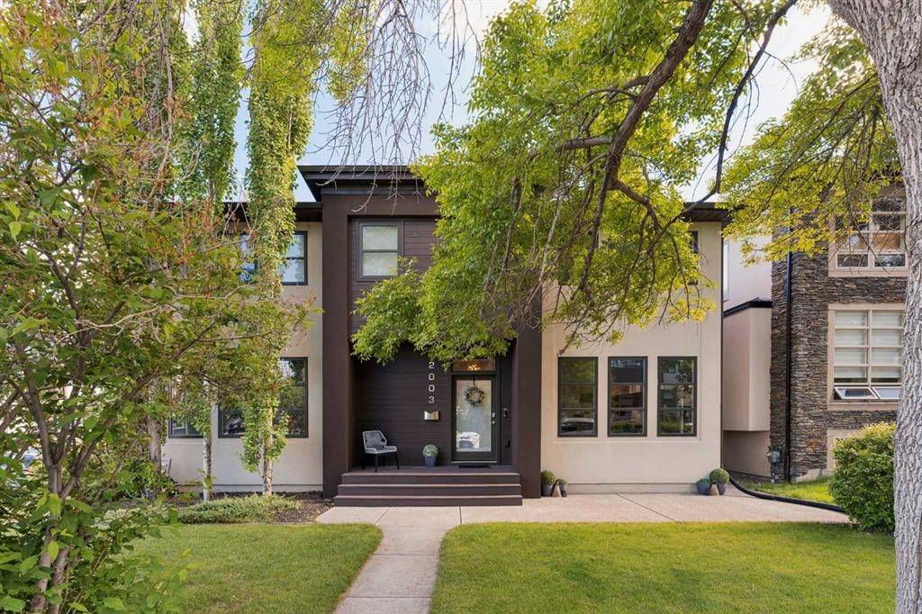 2003 32 Avenue Sw, Calgary, AB - Outdoor With Facade
