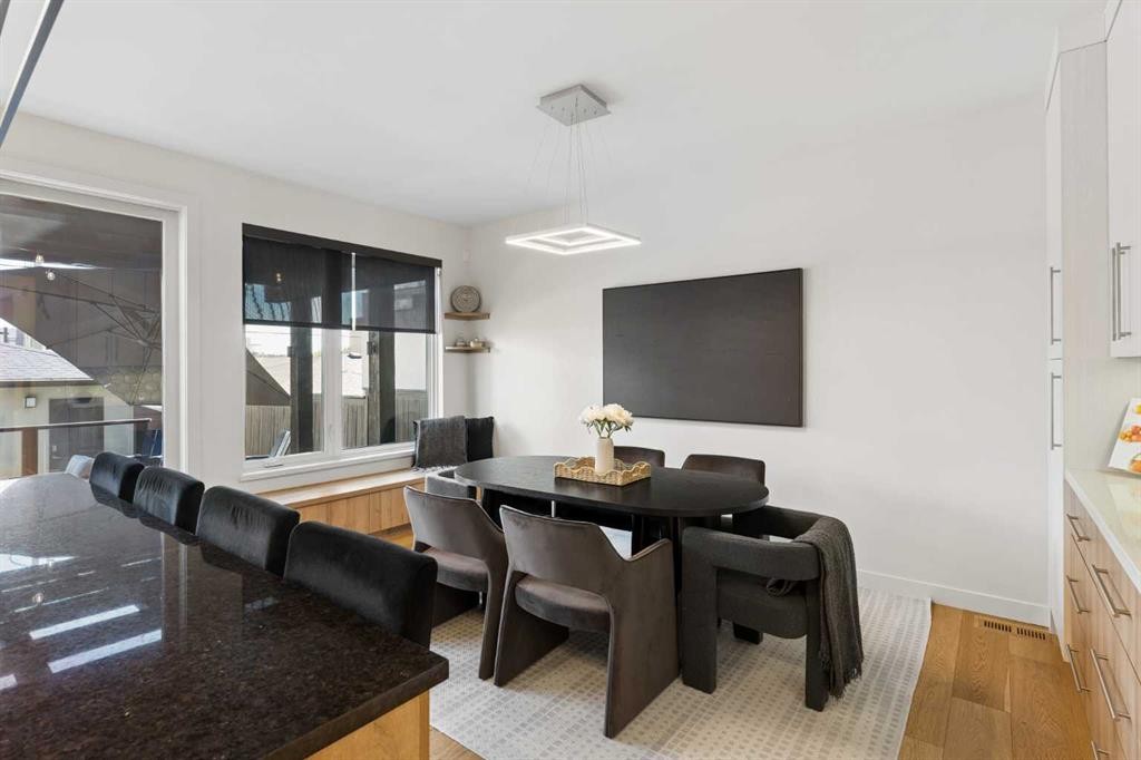 2003 32 Avenue Sw, Calgary, AB - Indoor