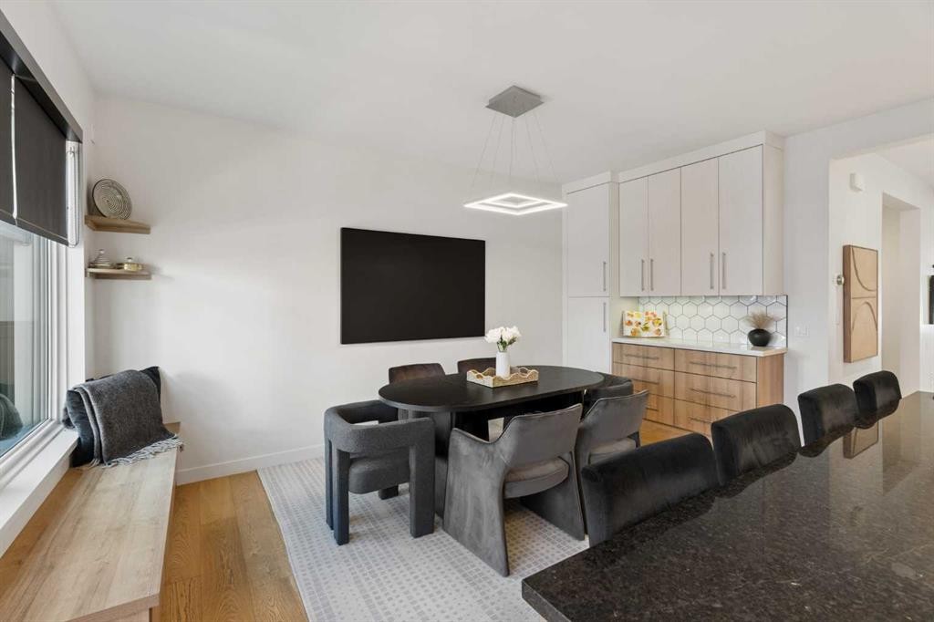 2003 32 Avenue Sw, Calgary, AB - Indoor