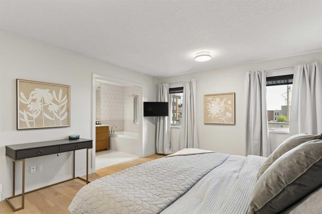 2003 32 Avenue Sw, Calgary, AB - Indoor Photo Showing Bedroom