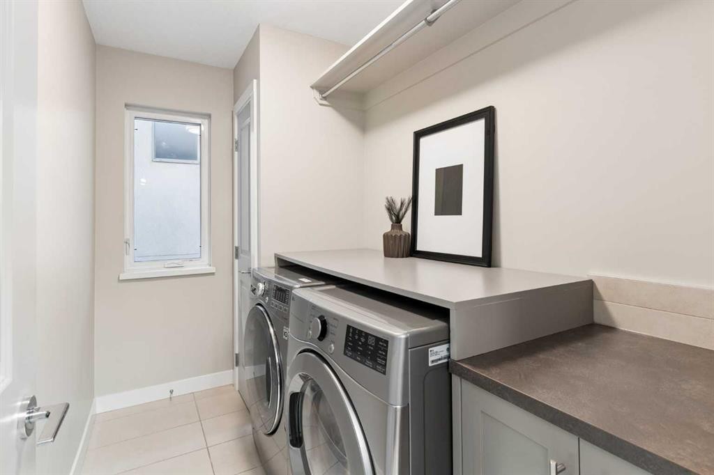 2003 32 Avenue Sw, Calgary, AB - Indoor Photo Showing Laundry Room
