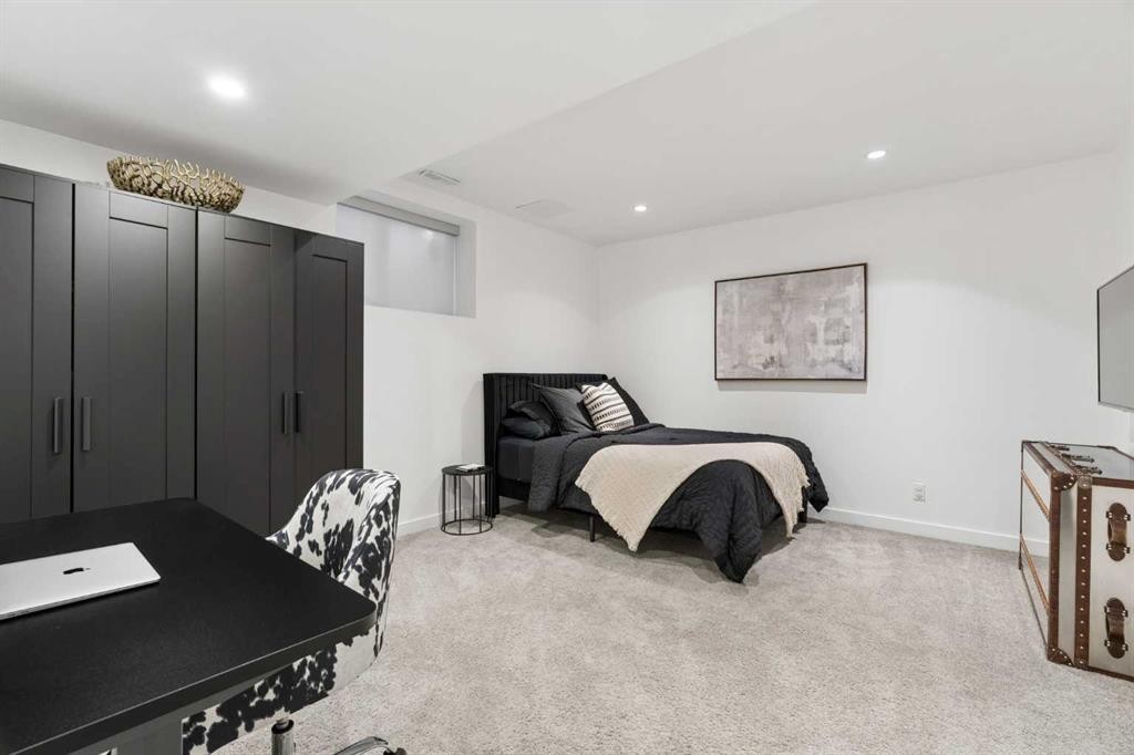 2003 32 Avenue Sw, Calgary, AB - Indoor Photo Showing Bedroom
