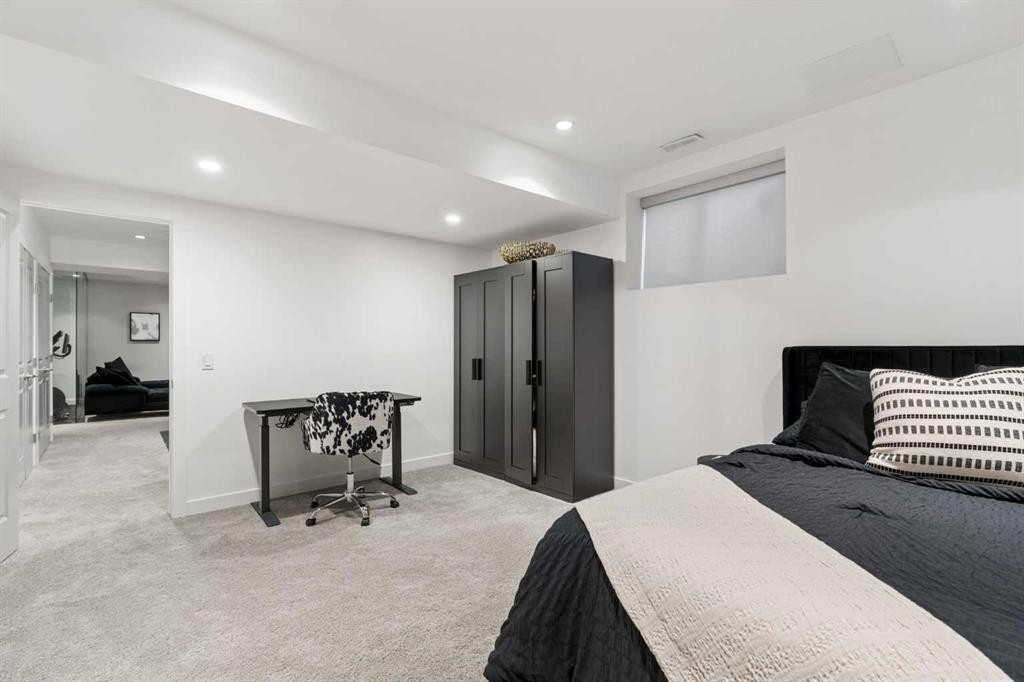 2003 32 Avenue Sw, Calgary, AB - Indoor Photo Showing Bedroom