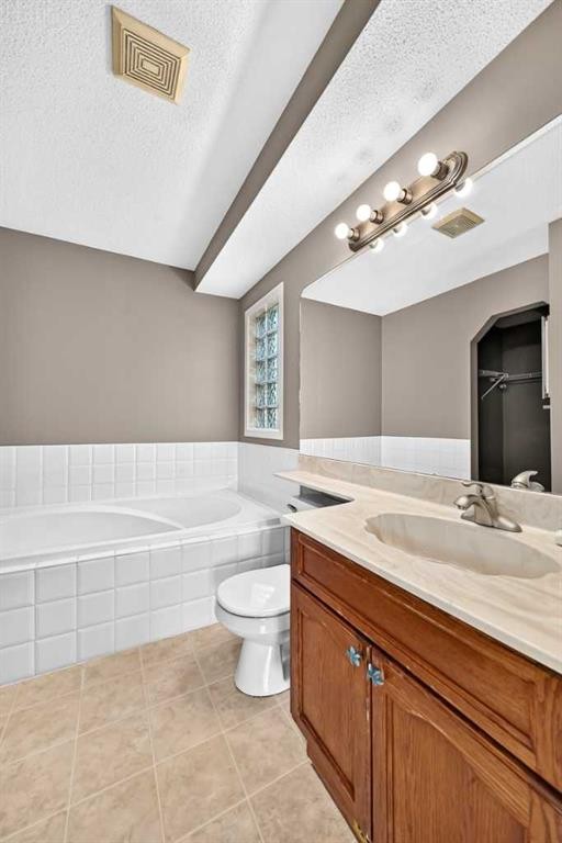 163 Valley Crest Close Nw, Calgary, AB - Indoor Photo Showing Bathroom