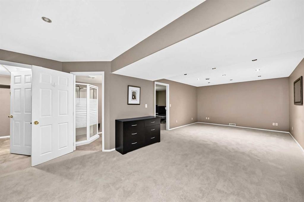 163 Valley Crest Close Nw, Calgary, AB - Indoor Photo Showing Other Room