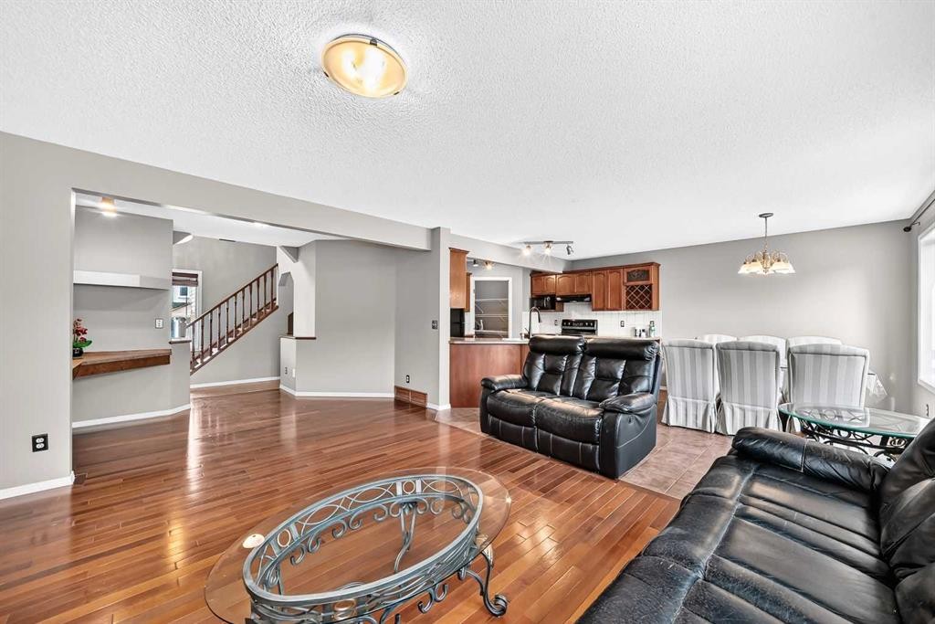 163 Valley Crest Close Nw, Calgary, AB - Indoor Photo Showing Living Room