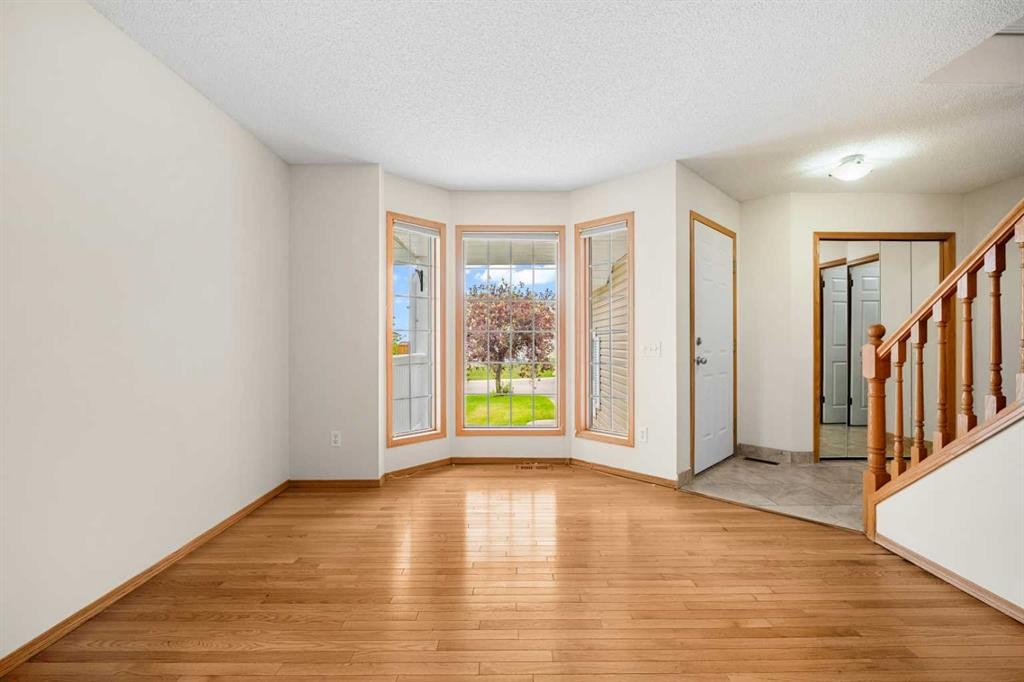 115 Macewan Park Circle, Calgary, AB - Indoor Photo Showing Other Room