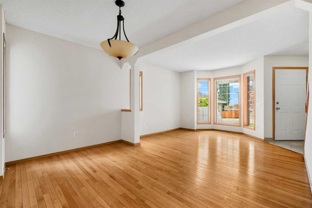 115 Macewan Park Circle, Calgary, AB - Indoor Photo Showing Other Room