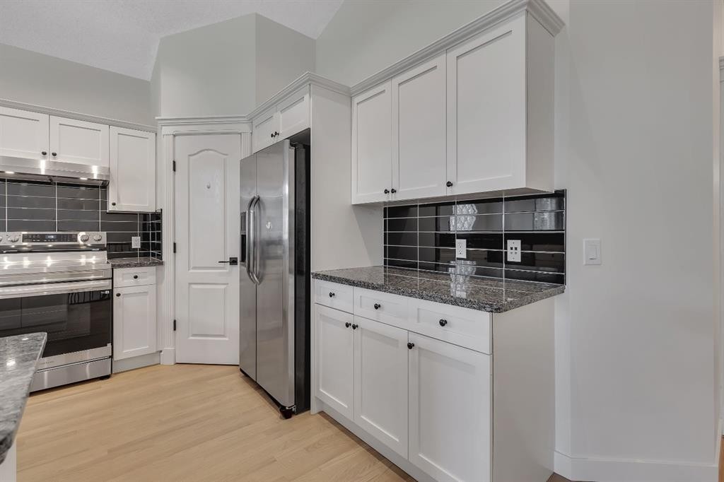 694 Panorama Hills Drive Nw, Calgary, AB - Indoor Photo Showing Kitchen