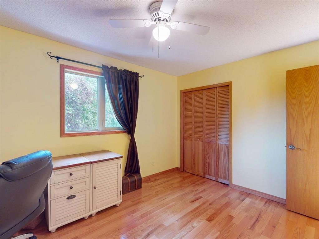 55 Hampshire Grove Nw, Calgary, AB - Indoor Photo Showing Other Room