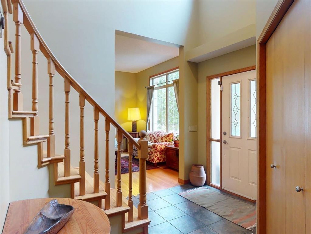 55 Hampshire Grove Nw, Calgary, AB - Indoor Photo Showing Other Room