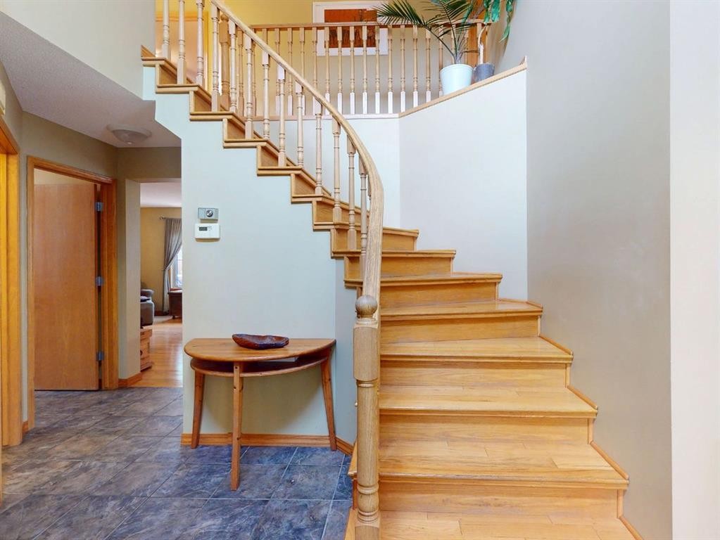 55 Hampshire Grove Nw, Calgary, AB - Indoor Photo Showing Other Room