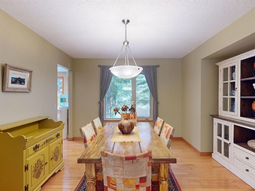 55 Hampshire Grove Nw, Calgary, AB - Indoor Photo Showing Dining Room