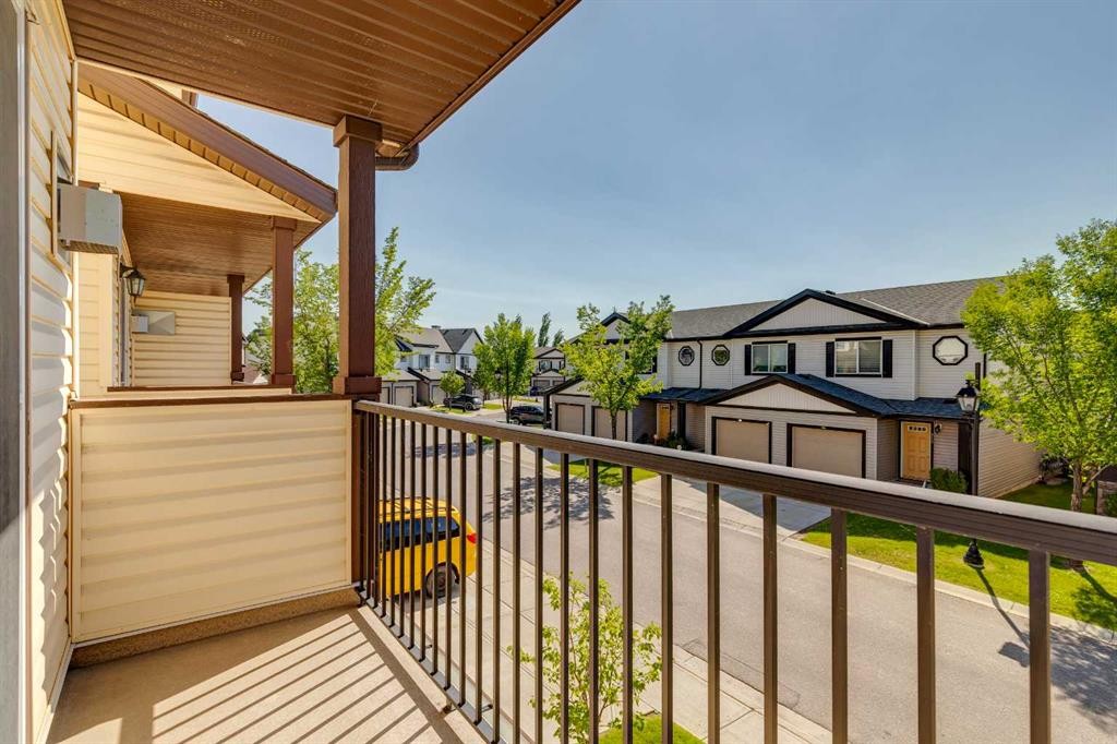 409 Copperpond Landing Se, Calgary, AB - Outdoor With Exterior