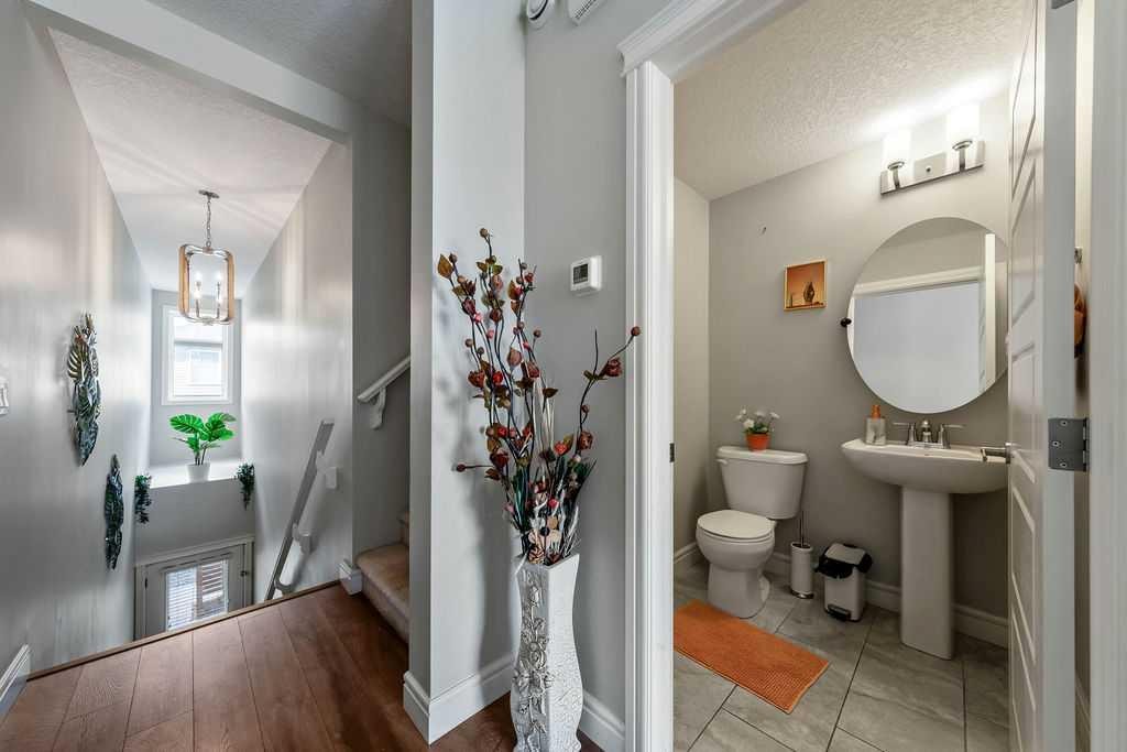 116 Savanna Walk Ne, Calgary, AB - Indoor Photo Showing Bathroom