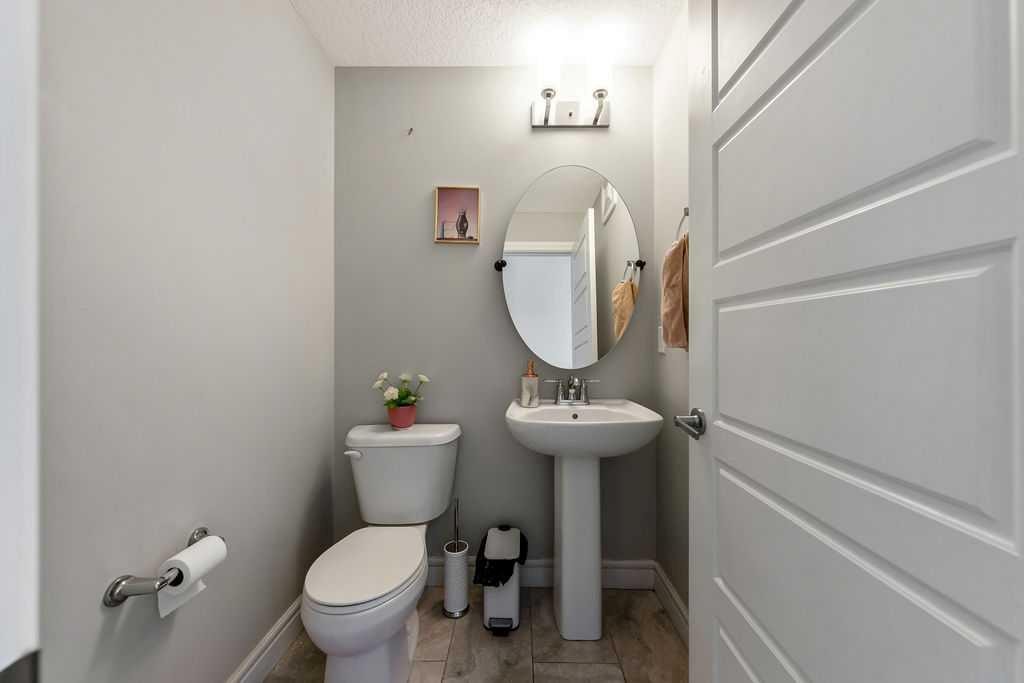 116 Savanna Walk Ne, Calgary, AB - Indoor Photo Showing Bathroom