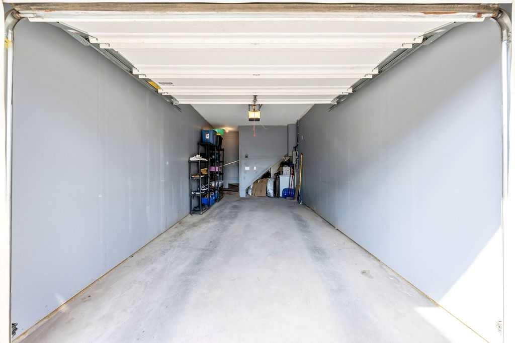 116 Savanna Walk Ne, Calgary, AB - Indoor Photo Showing Garage