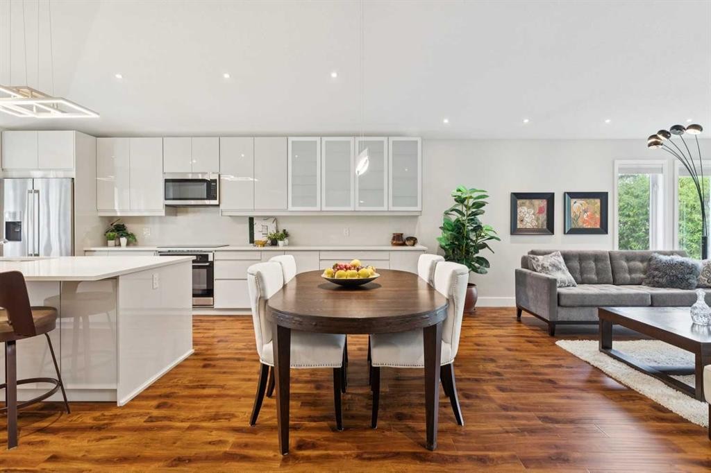 58 Candle Terrace Sw, Calgary, AB - Indoor