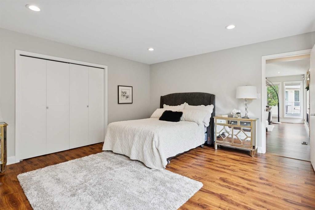 58 Candle Terrace Sw, Calgary, AB - Indoor Photo Showing Bedroom
