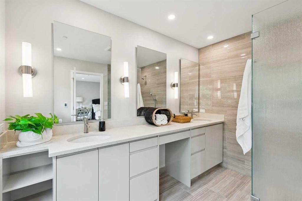 58 Candle Terrace Sw, Calgary, AB - Indoor Photo Showing Bathroom