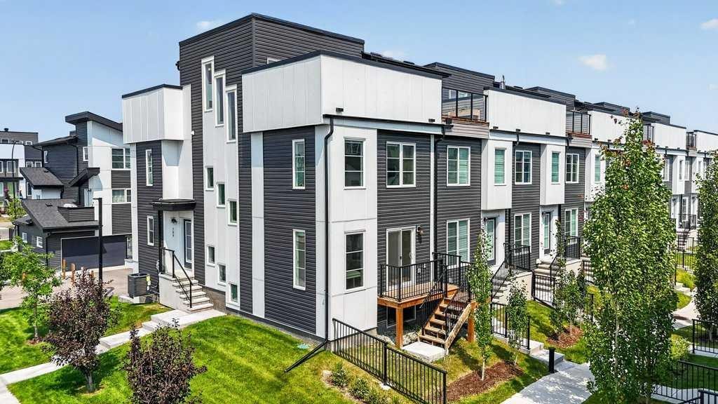 709-474 Seton Circle Se, Calgary, AB - Outdoor
