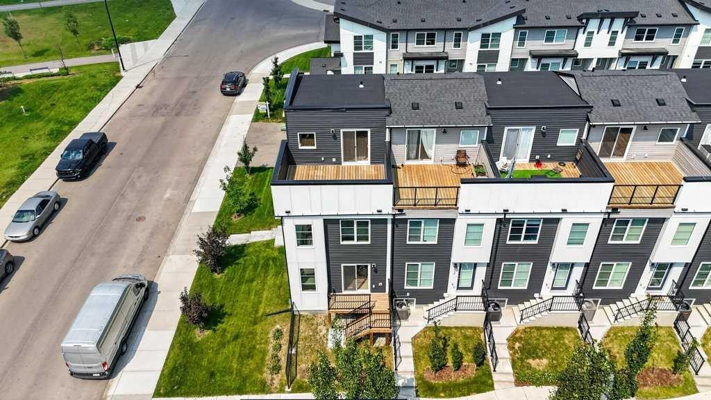 709-474 Seton Circle Se, Calgary, AB - Outdoor With Facade