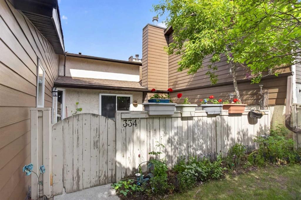 334-5404 10 Avenue Se, Calgary, AB - Outdoor